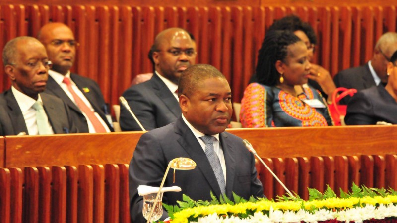 Presidente da República de Moçambique Filipe Nyusi discursa no parlamento. Foto: Presidência da República